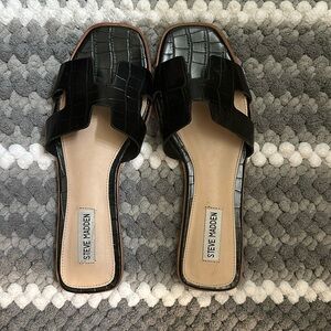 Steve Madden Hawthorne black crocodile sandal size 8.5
